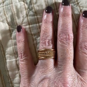 E Newton stack rings. Size 6